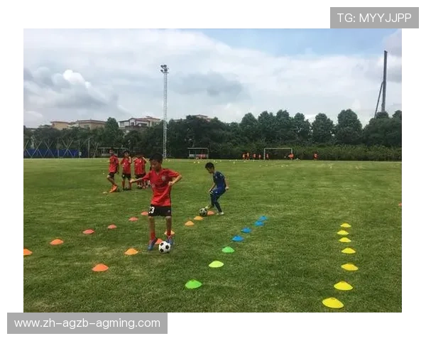 足球夏令营如何结合青少年足球赛事提升参与感